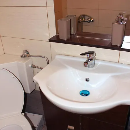 Amazing Next To Center 10 Minutes Walk No1 Apartment *